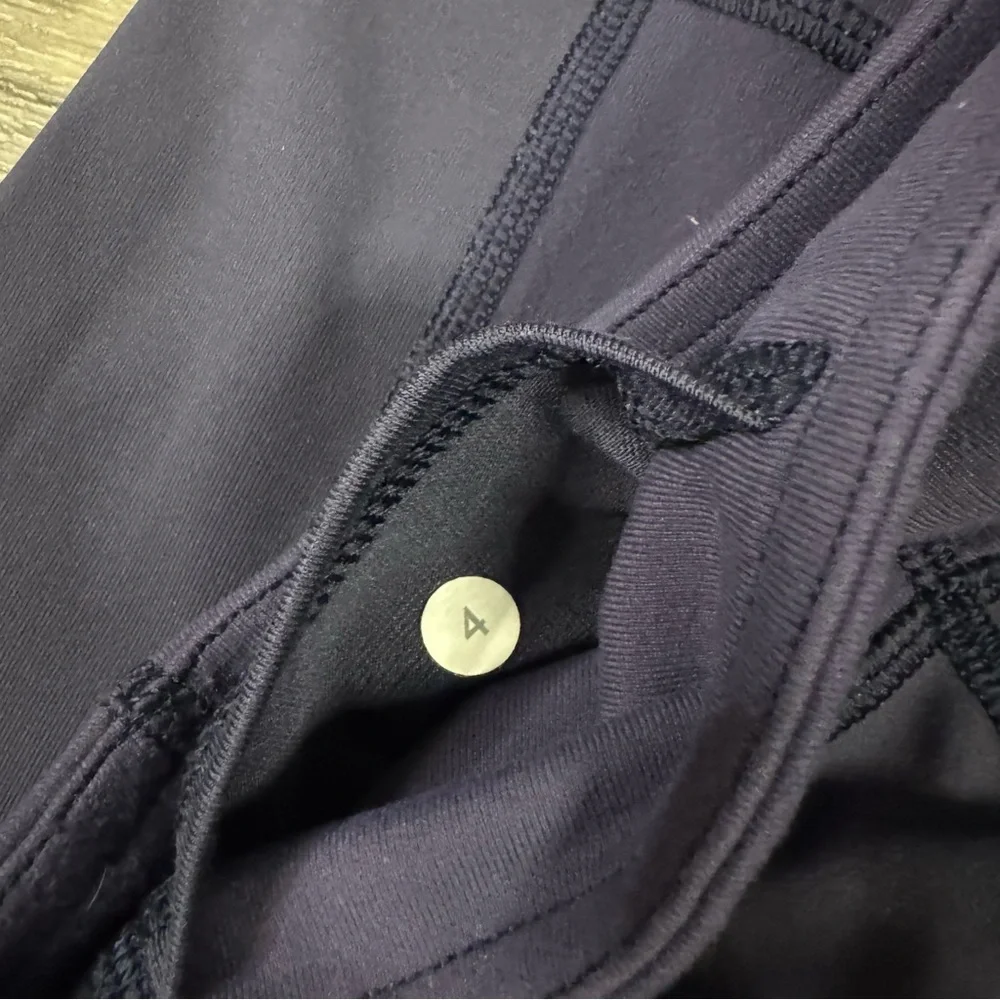 Lululemon Breathe Easy Crop Leggings in Cadet Blue Size 4